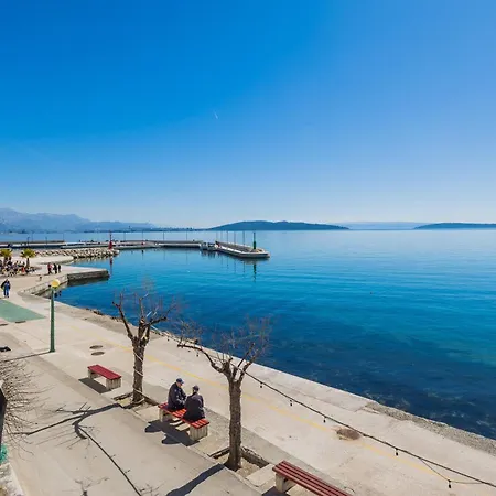 Modern Nikola In A Quiet Area Kaštel Stari