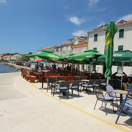 Modern Nikola In A Quiet Area Apartment Kaštel Stari