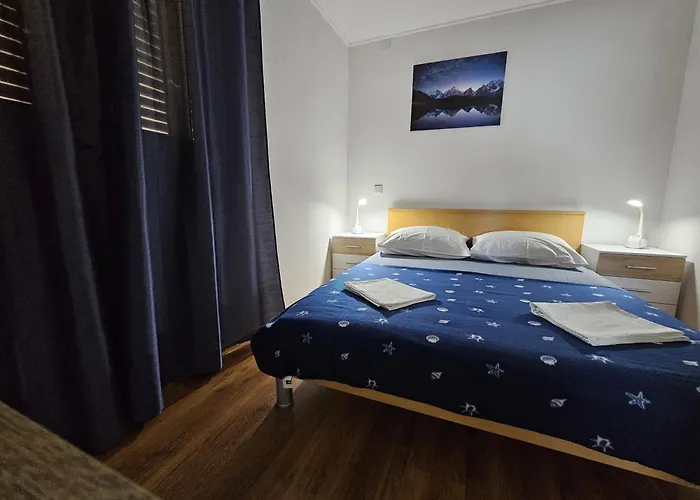 Modern Nikola In A Quiet Area Lägenhet