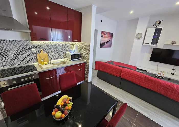 Modern Nikola In A Quiet Area * Kaštel Stari