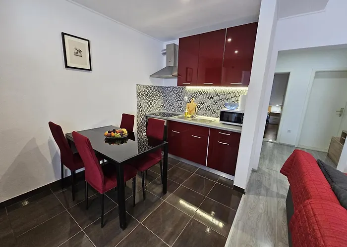 Modern Nikola In A Quiet Area * Kaštel Stari